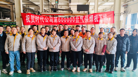 風(fēng)雨中馳而不息，奮斗中砥礪前行